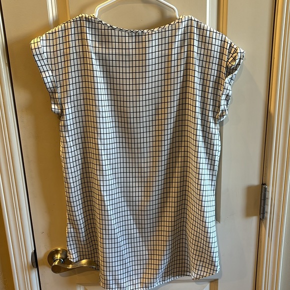 Express Top ⭐️ - Picture 4 of 4